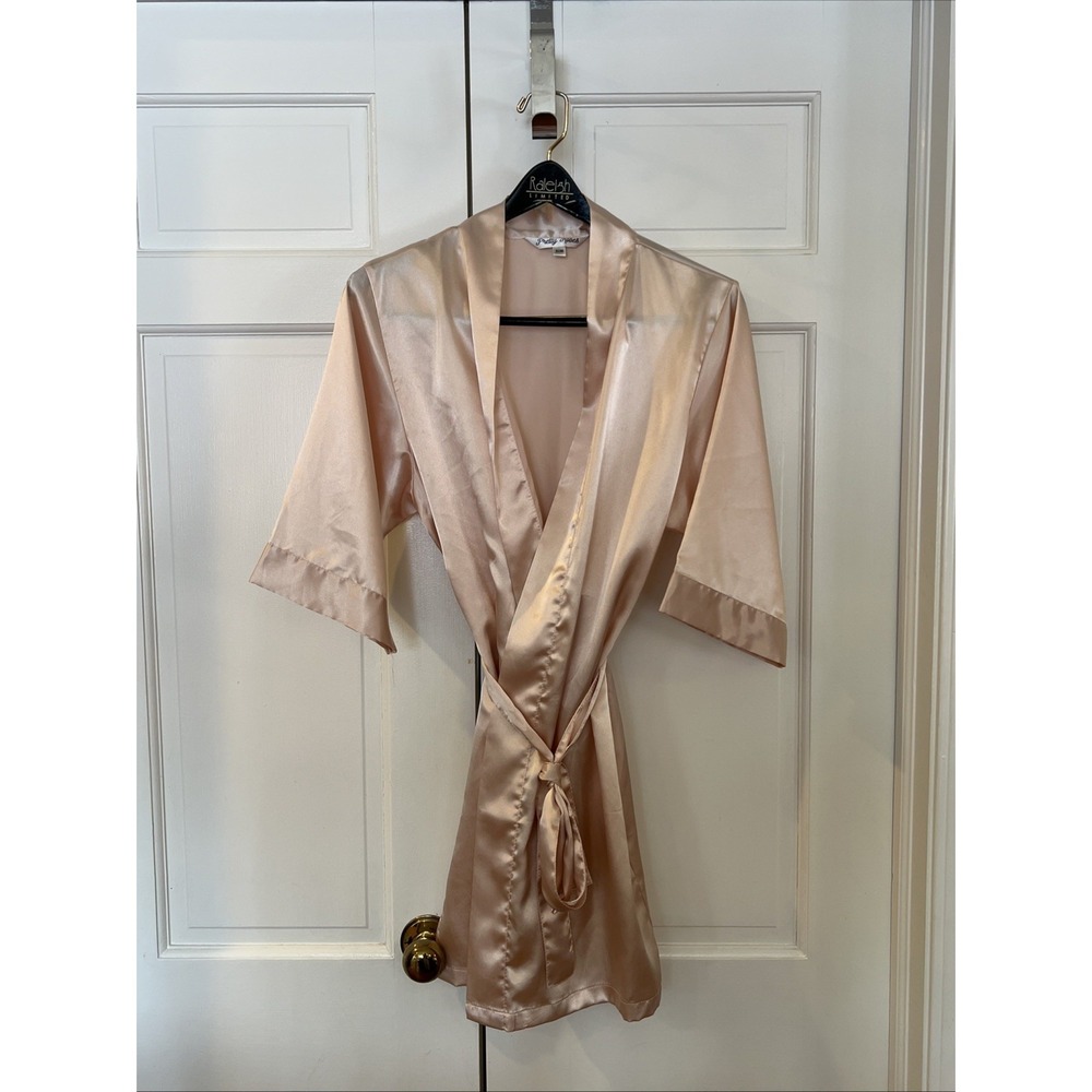 Pretty Robes Women's Size S/M Blush Pink Colored Satin Robe